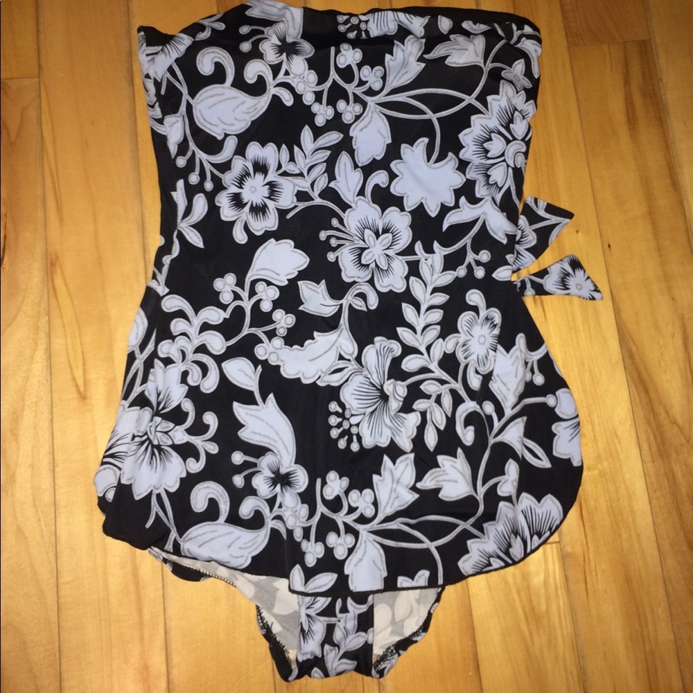 Maxine Strapless Bathing Suit